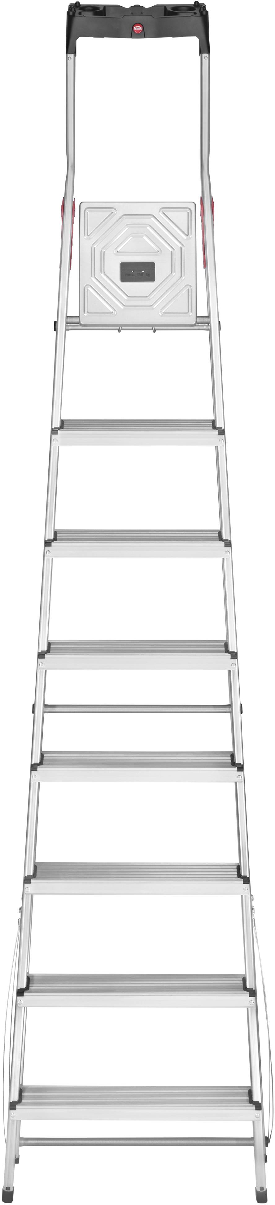En sølvfarvet foldbar trappestige med otte trin og sort håndtag, stående oprejst. Ideel til indendørs brug ved arbejde i højden.