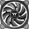Sort computerkøleblæser fra Thermaltake, viser otte buede vinger i en firkantet ramme.