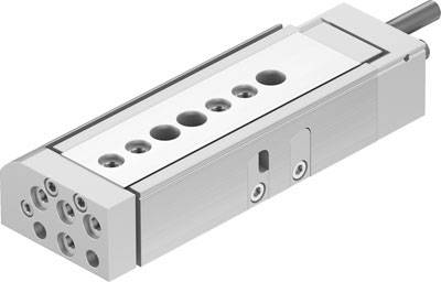 En pneumatisk cylinder med flere monteringspunkter og en skydemekanisme, anvendt til industriel automatisering.