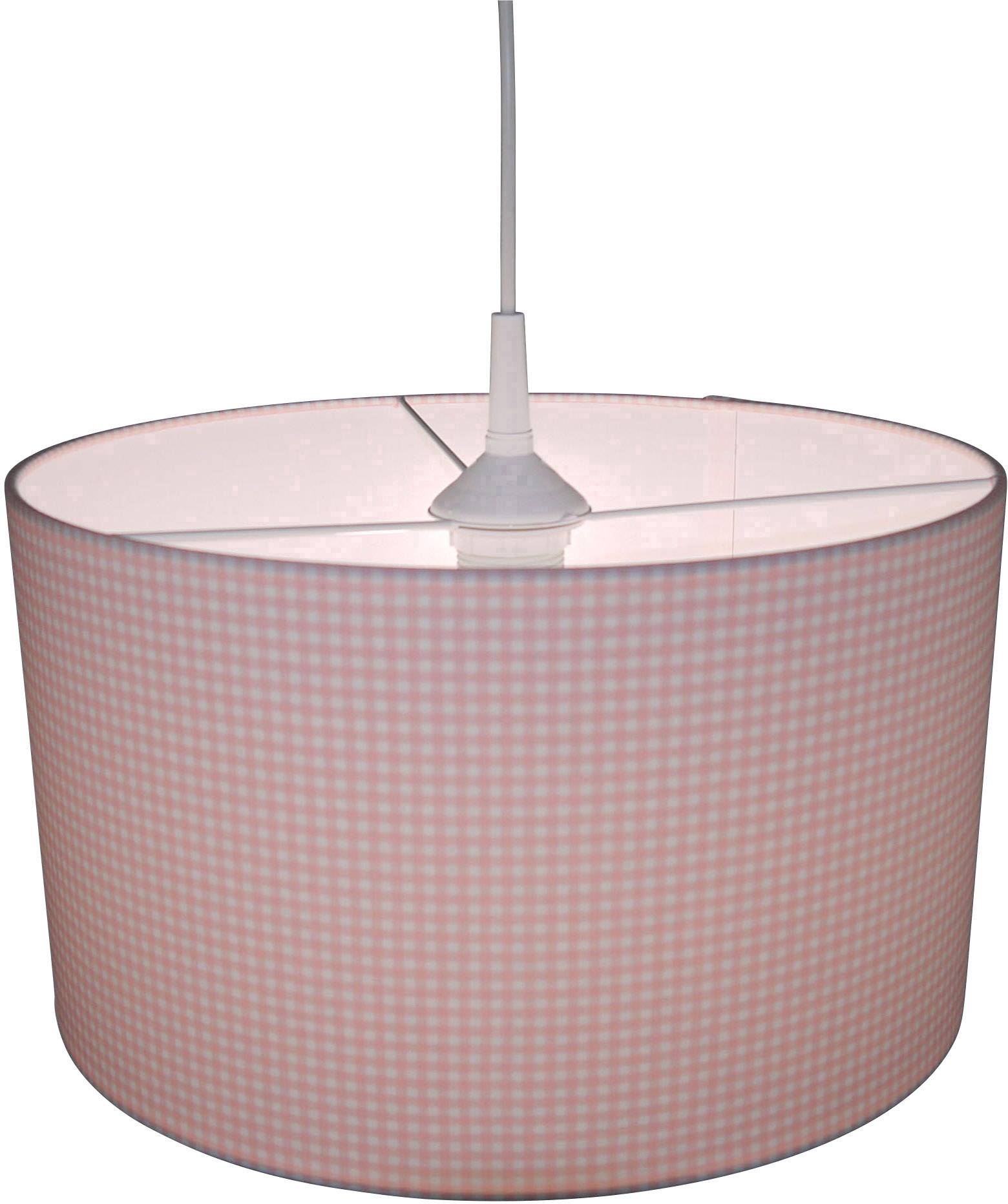 En hængende, rund lampeskærm med lyserød og hvid ternet stofmønster.