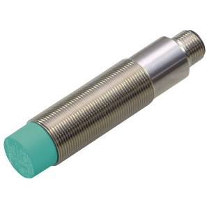 Cylindrisk metalisk sensor med turkis spids, sandsynligvis en proximity-sensor, vist på hvid baggrund.