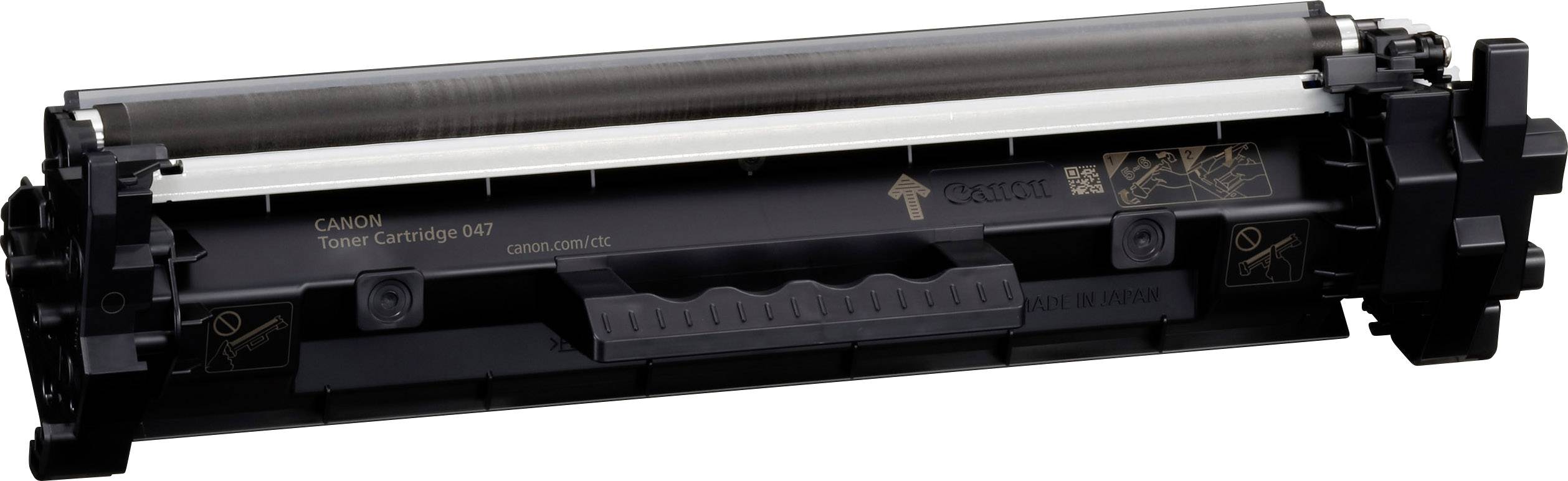 En tonerpatron til en laserprinter, sort farve, liggende. Modeloplysninger og monteringsvejledning er trykt på.