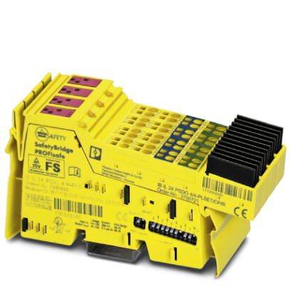 Gult elektronisk sikkerhedsmodul med flere tilslutninger og påskriften 'SafetyBridge PROFIsafe', brugt i industrielle applikationer.