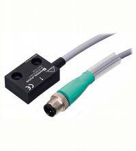 Cylinderkontakt med kabel og stik, egnet til pneumatiske cylindre. CE-certificeret. Rektangulær form med to fastgørelseshuller.