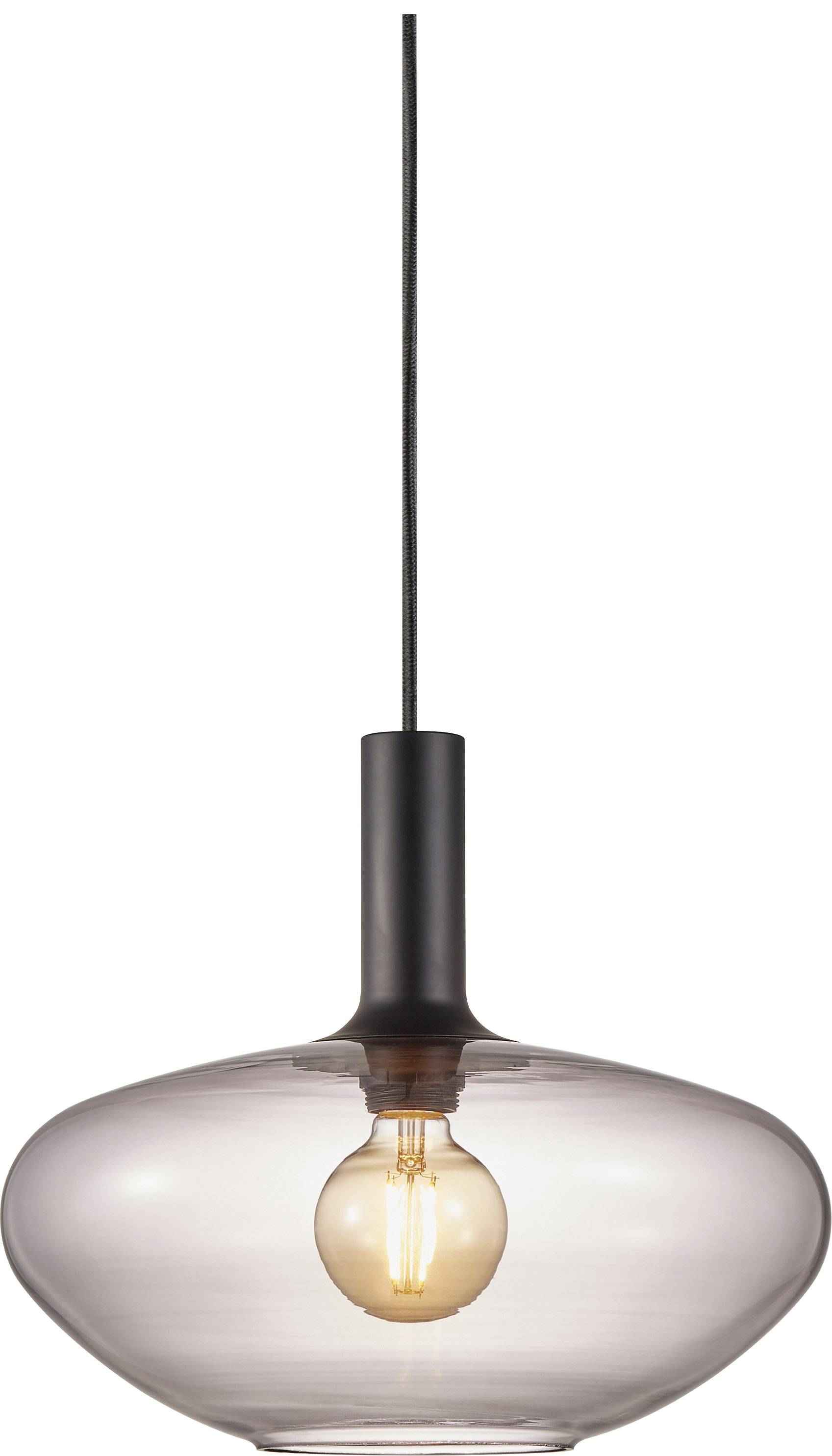 Pendlampe med rund glaskugle og synlig pære, moderne design.