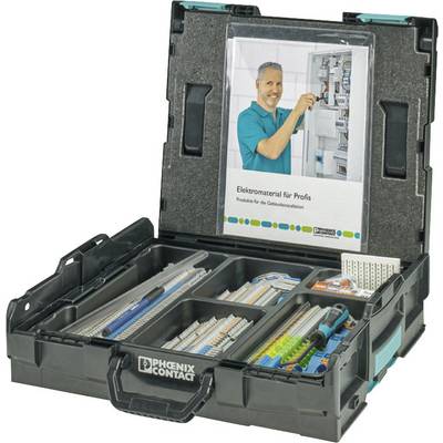 Åben transportboks med forskellige elmaterialer, herunder kabelkanaler og stikforbindelser. Katalog over 'Elmateriale til professionelle'.