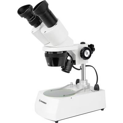 Stereomikroskop med to okularer på en hvid sokkel, velegnet til præcis forstørrelse og detaljerede observationer.