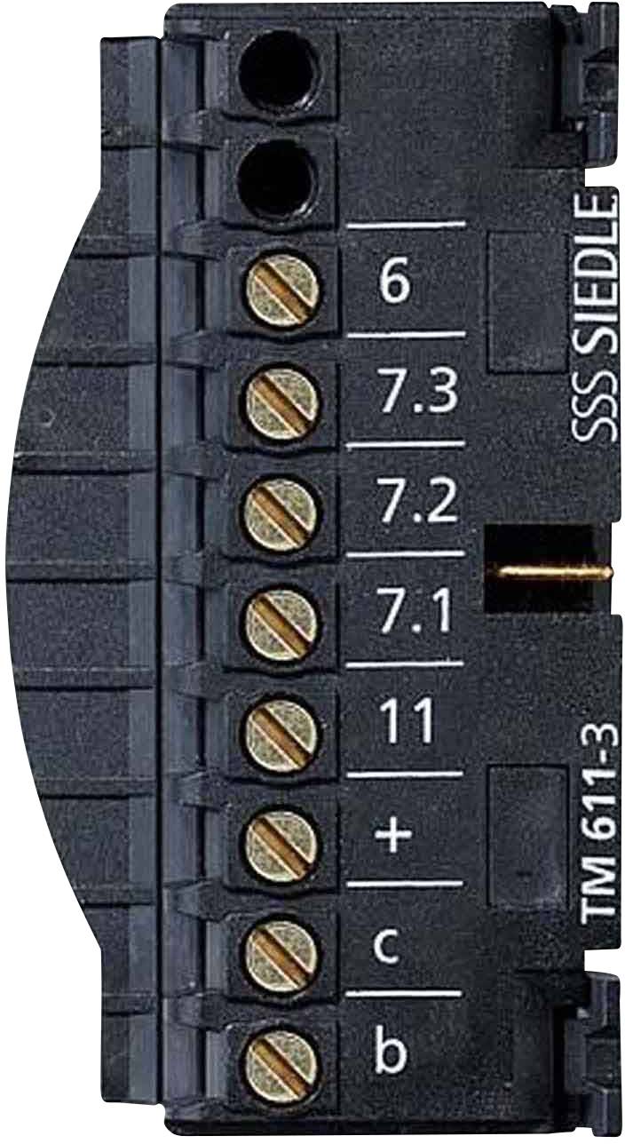 Elektrisk klemmeliste fra SSS Siedle med flere tilslutningsklemmer, mærket med tal og bogstaver til kablingformål.