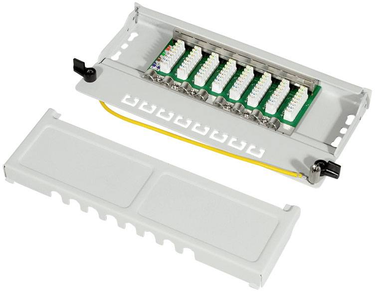 Fiberpatchpanel i åben position med synlige tilslutningsporte og kabler; viser individuelle porte og kabeldetaljer.