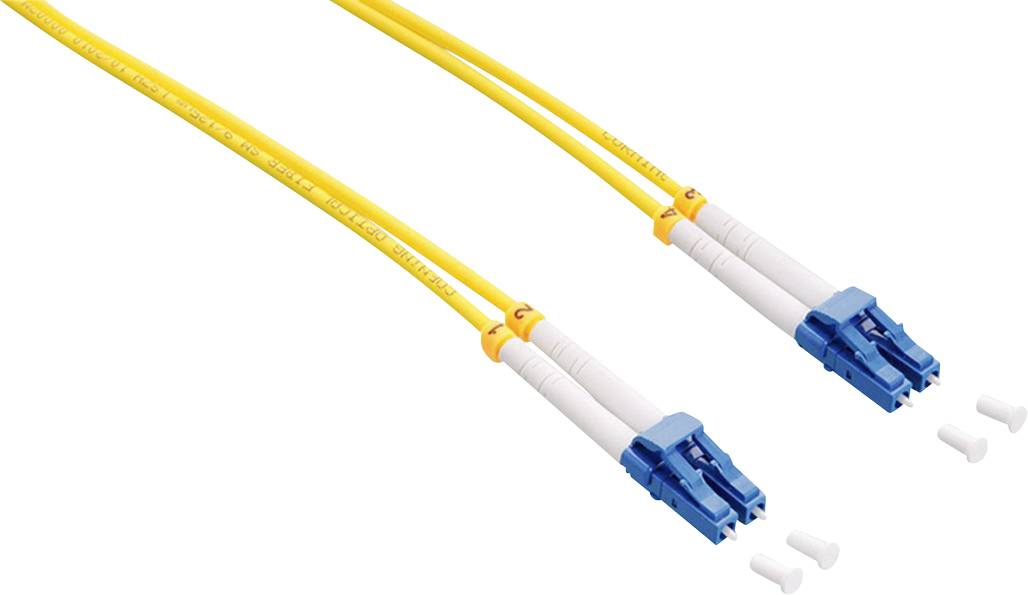 To dansk:<br><br>To gule glasfiberkabel med blå stikforbindelser og hvide endekapper, som bruges til hurtig dataoverførsel i netværk.