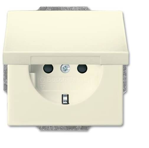 En beige stikkontakt med klaplåg, perfekt til udendørs brug og beskyttelse mod fugt.