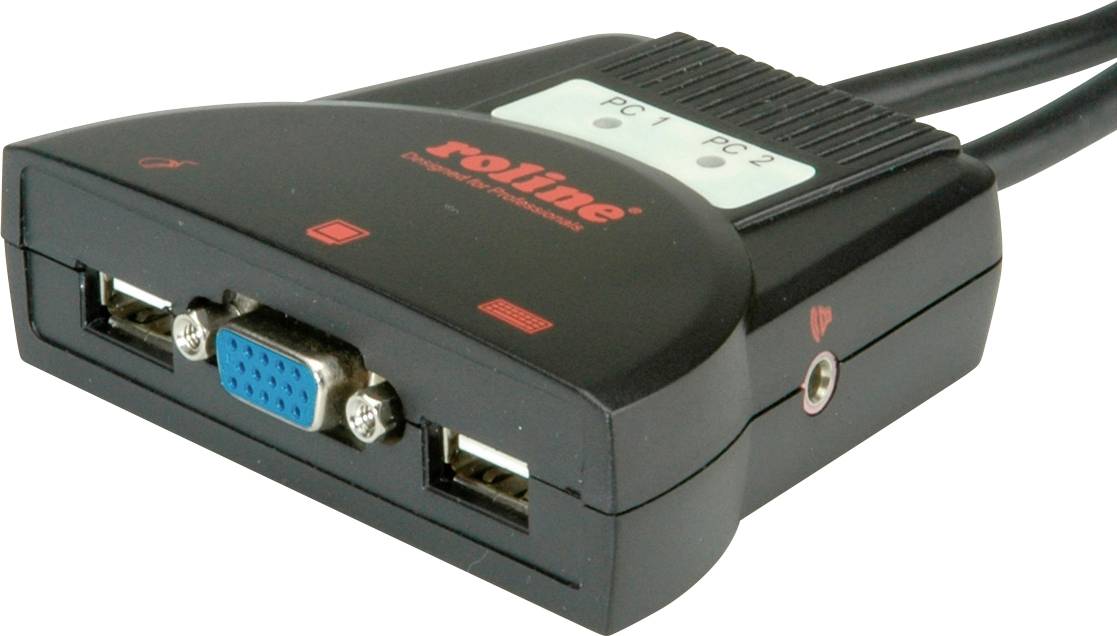 En sort KVM-switch med VGA- og USB-stik, mærket 'PC1' og 'PC2', muliggør styring af to computere.