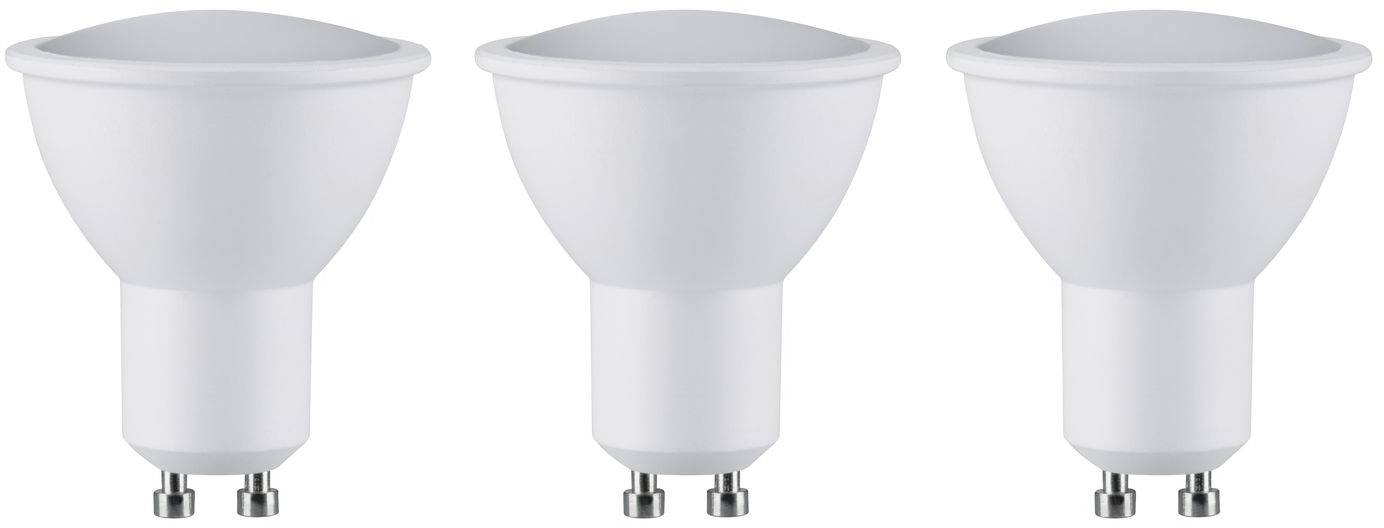 Tre LED-pærer, model GU10, placeret ved siden af hinanden. De er hvide og har en cylinderformet sokkel.