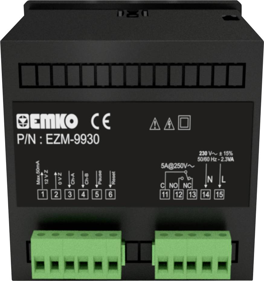 Sort elektronisk enhed med grønne tilslutningsklemmer, mærket 'EMKO P/N: EZM-9930'. Spænding: 230 V AC, strøm: 5A@250V.