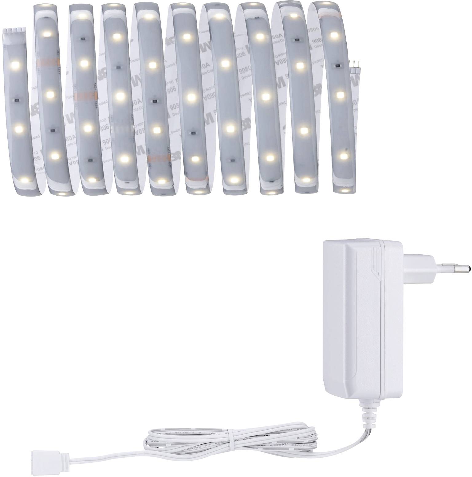 LED-lysstribe og strømforsyning i hvid. Strimlen er fleksibelt snoet, og strømforsyningen har et langt kabel og en Euro-stik.