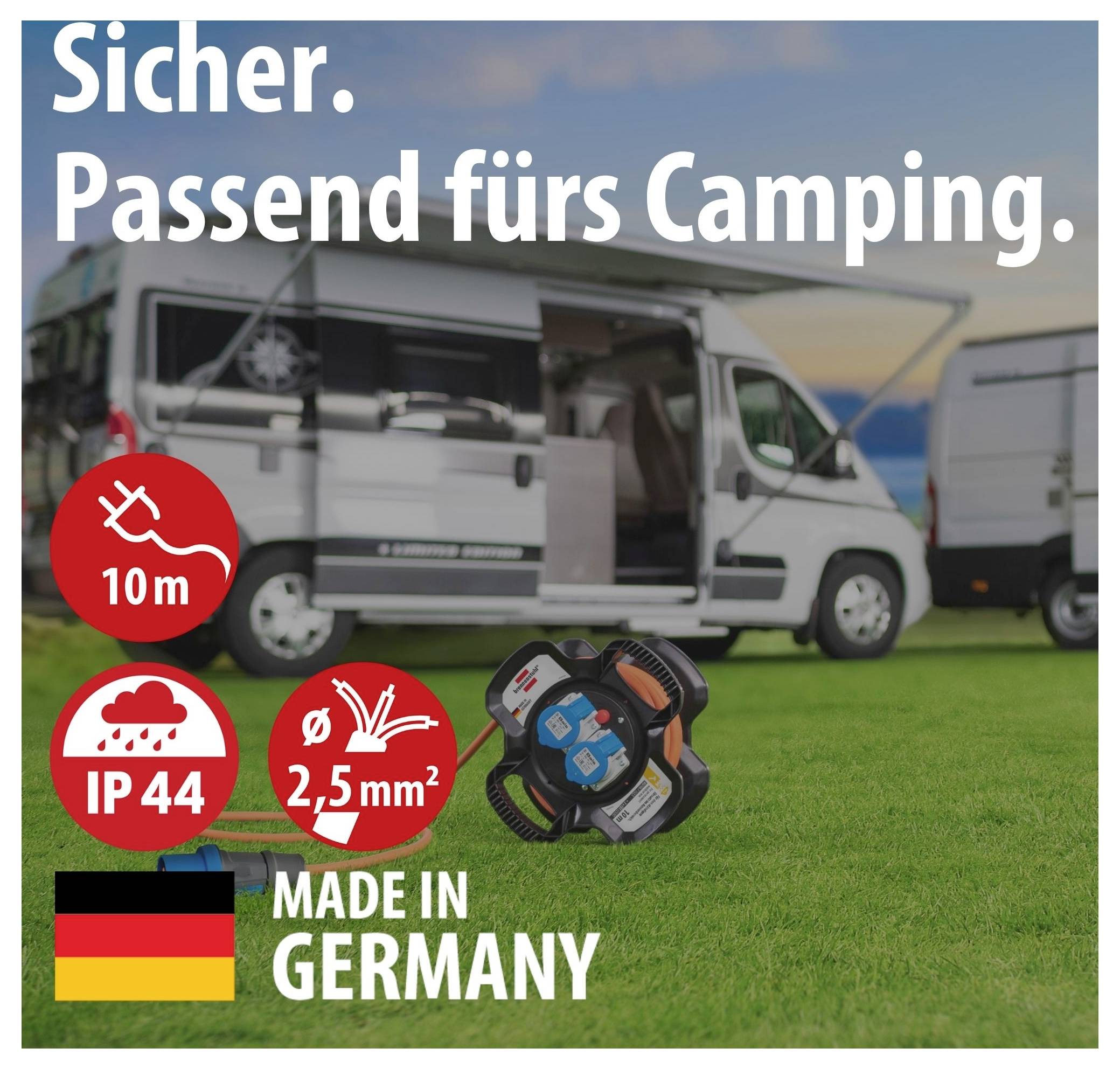 Reklame for camping-strømfordeler med campingvogn; Tekst: 'Sikker. Passer til camping.', 10 m, IP44, 2,5 mm², 'Made in Germany'.