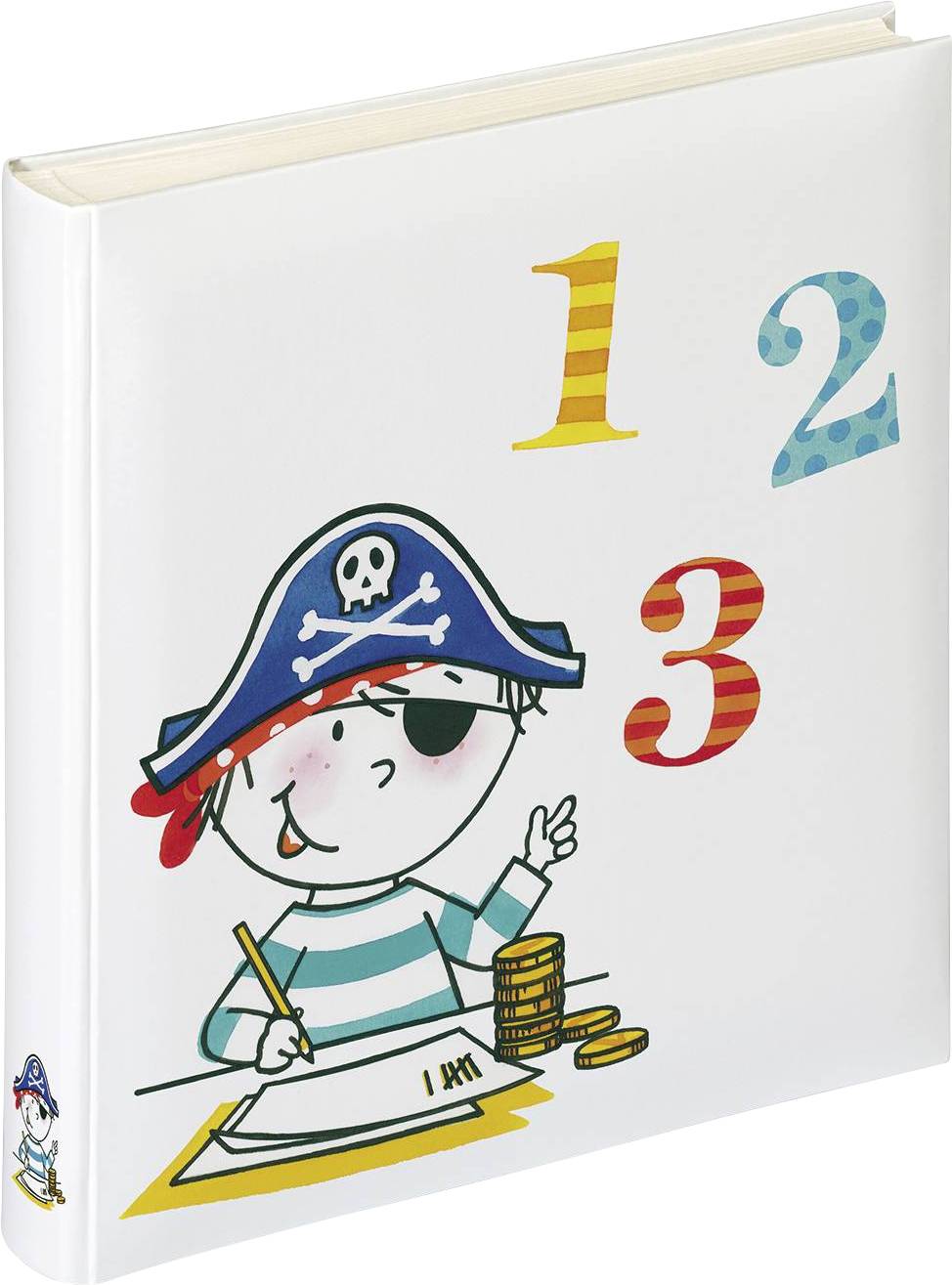 En illustreret børnebog med en piratdreng, der sidder ved et bord. På forsiden er tallene '1', '2', '3' vist.