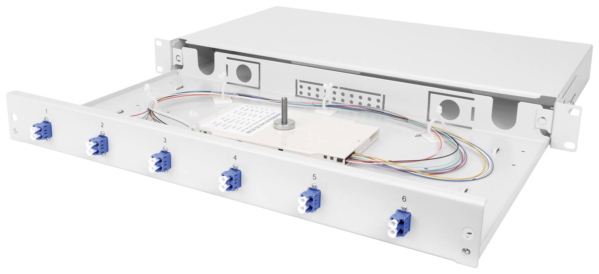 Metalcasing med et åbent rum, hvor farverige kabler er synlige, og seks nummererede blå tilslutningsporte er placeret på forsiden.