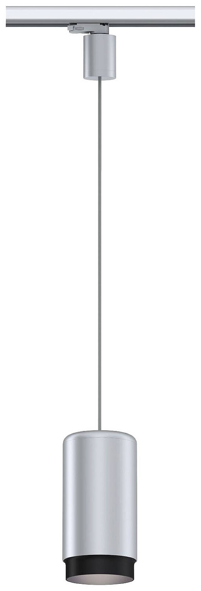 En sølvfarvet cylindrisk pendellampe hænger i en tynd snor. Den er minimalistisk designet og passer perfekt til moderne interiører.