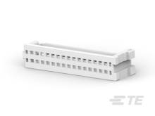 En hvid plastikstik med flere tilslutningspunkter, som ligner et elektrisk eller elektronisk forbindelsesstykke.