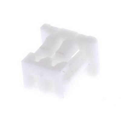 Hvid plastik stikforbindelse med tre tilslutninger, vist fra siden. Egnet til elektroniske forbindelser.