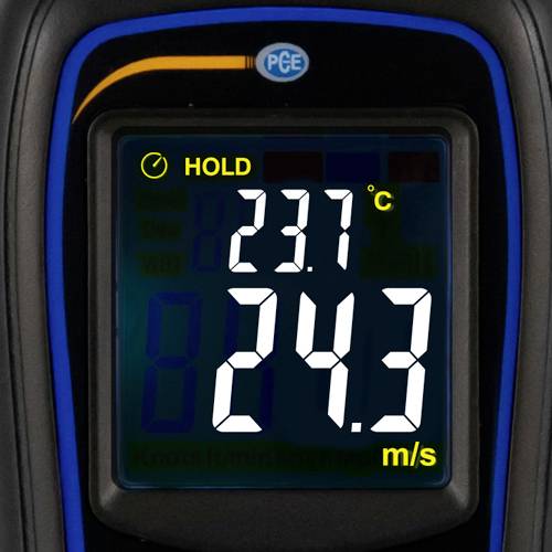 Et digitalt displayapparat viser '23,7°C' og '24,3 m/s'. Øverst til venstre lyser 'HOLD', og et PCE-logo er synligt.