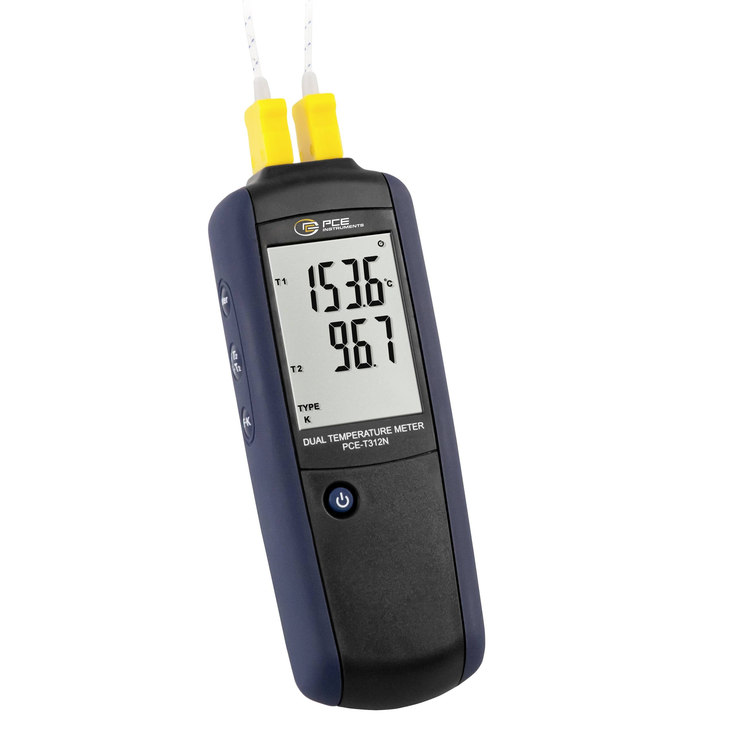 Håndholdt dual-temperaturmåler med to prober, der viser 153,6°C og 96,7 på en digital skærm.