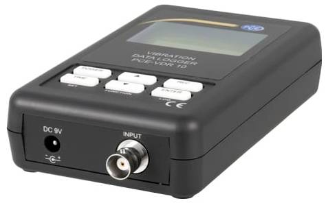 Sort håndholdt vibrationsdata-logger-enhed med LCD-skærm, mærket 'VIBRATION DATA LOGGER GENERATOR', viser DC 9V strøm og indgangsforbindelser på forsiden.