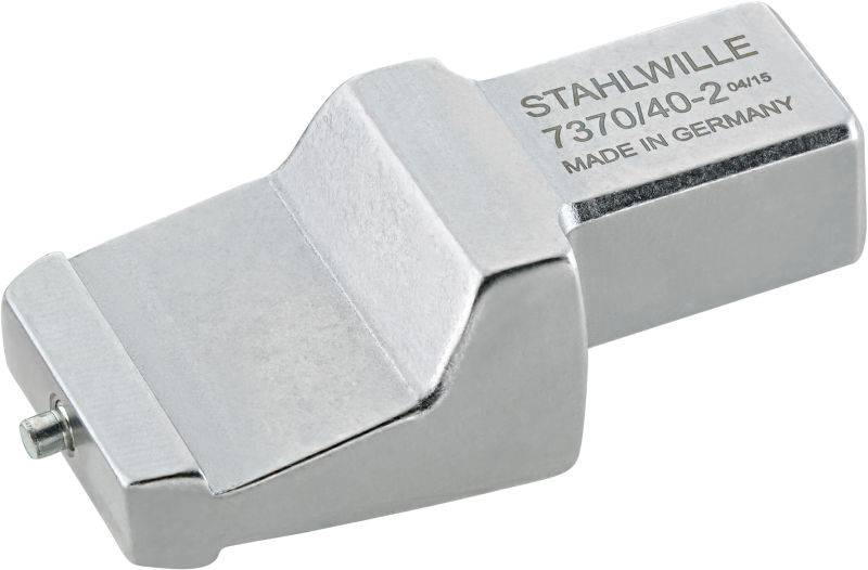 Et sølvfarvet stålværktøj med påskriften 'STAHLWILLE 7370/40-2 04/15 MADE IN GERMANY', formet som en særlig adapter.