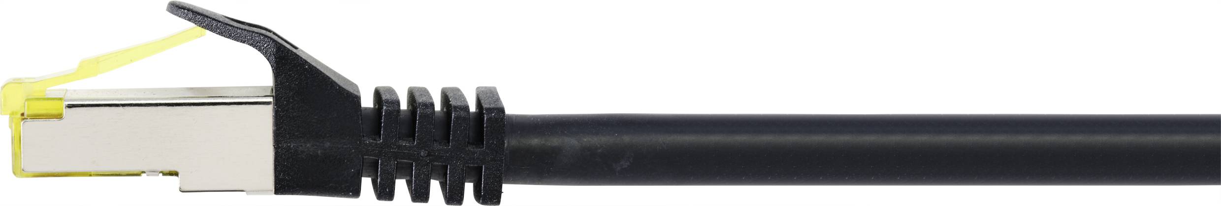 Et sort Ethernet-kabel med en gul clips på stikket.