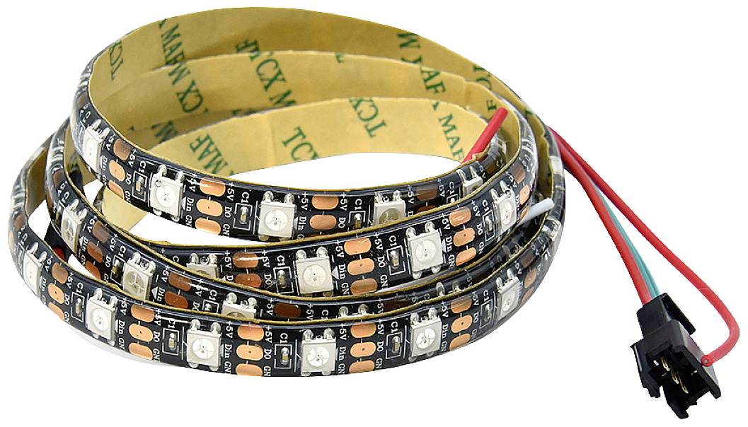 En sammenrullet LED-stribe med flere LED'er og et kabel med stik, klar til installation i et elektrisk system.