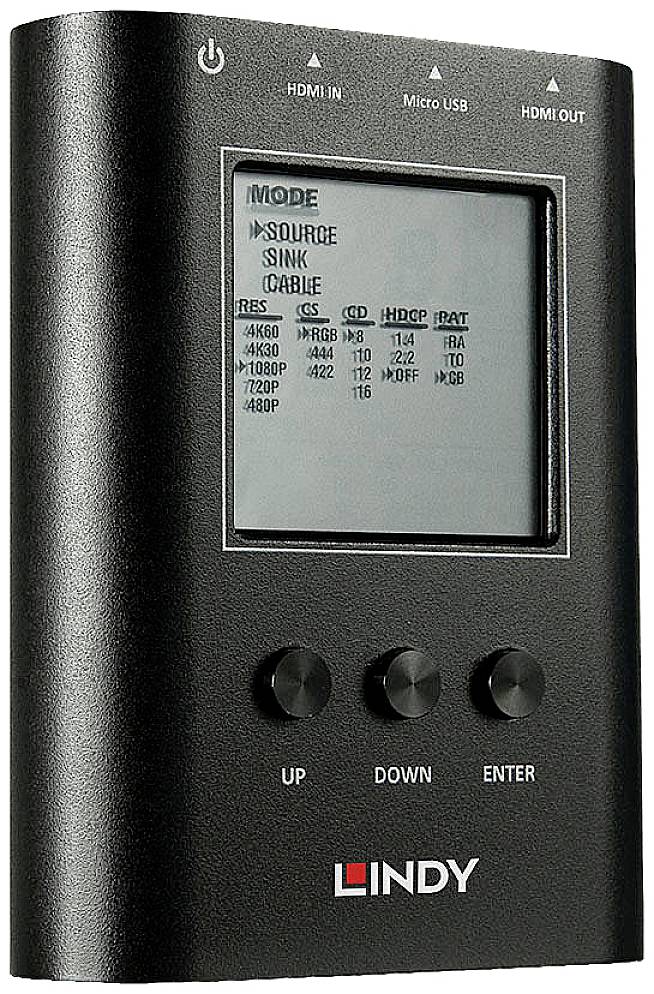 Bærbart testapparat med display viser HDMI-indstillinger som 'Kilde', 'Modtager', 'Kabel' og opløsninger. Tre knapper: 'Op', 'Ned', 'Enter'.