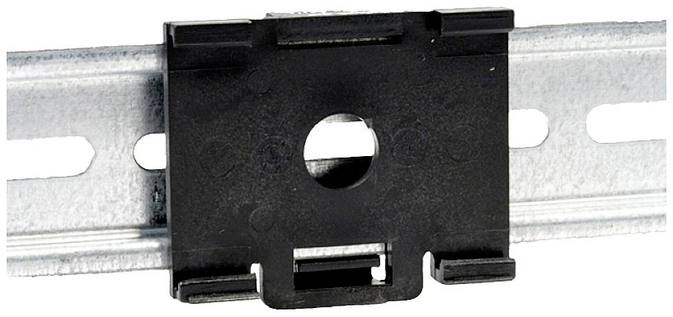 Sort kabelclips monteret på en metalbeslag, med et centralt hul til kabelgennemføring.