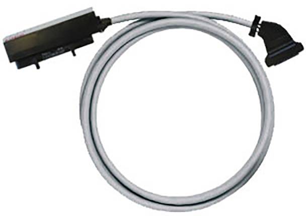 Et gråt kabel med et fladt, sort stik i den ene ende og en multifunktionel stik i den anden ende.