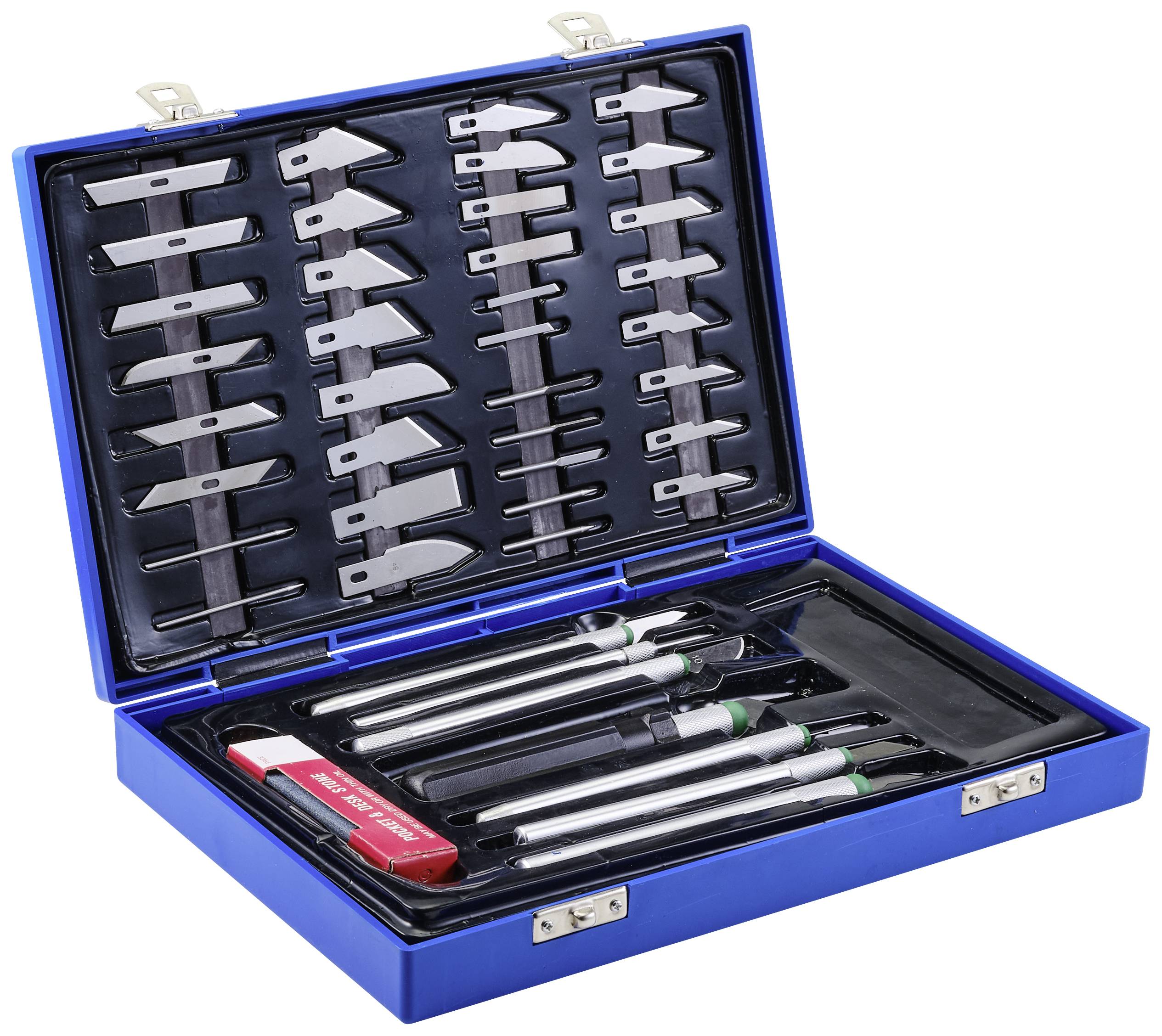 En blå værktøjskasse med forskellige klinger og håndtag i ordnede rækker. Indeholder også et lille rødt værktøj.