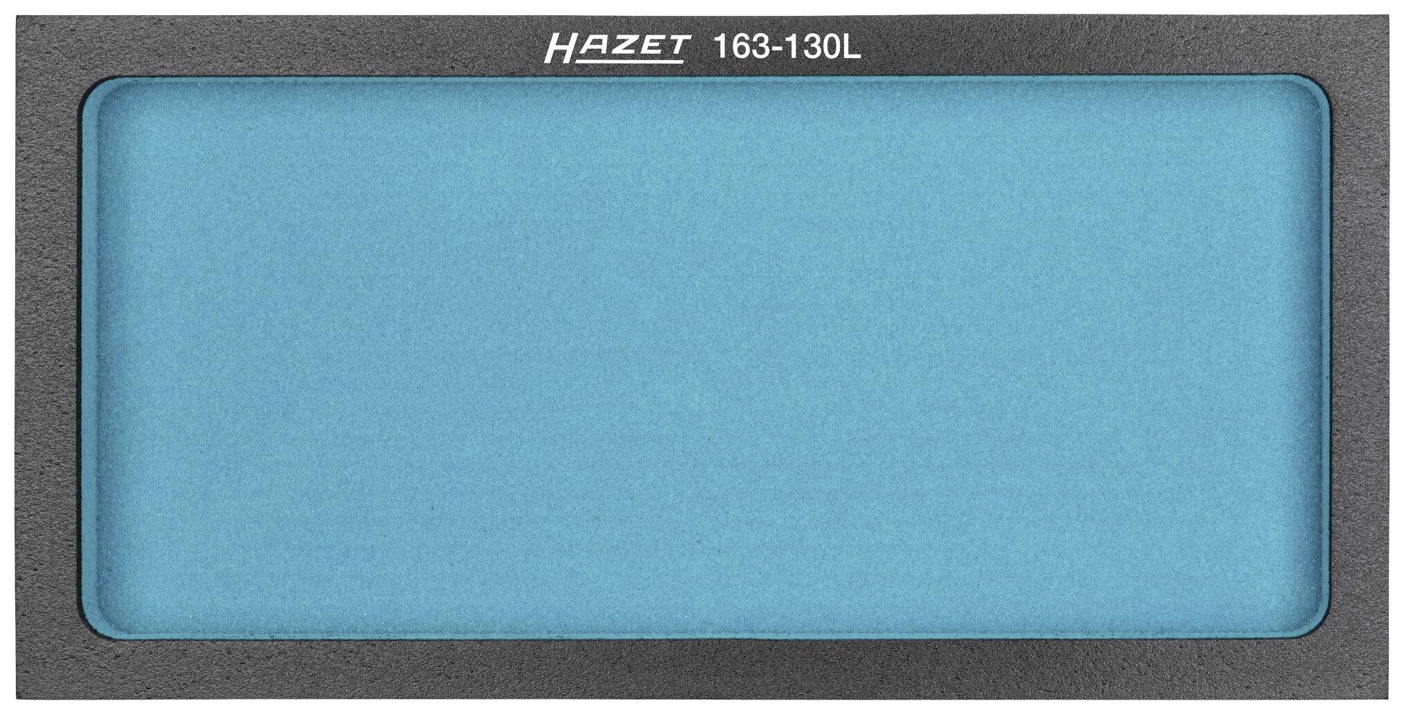 Turkisfarvet skumindsats til opbevaring af værktøj i en værktøjskasse. Oversiden er forsynet med mærketrykket 'Hazet 163-130L'.
