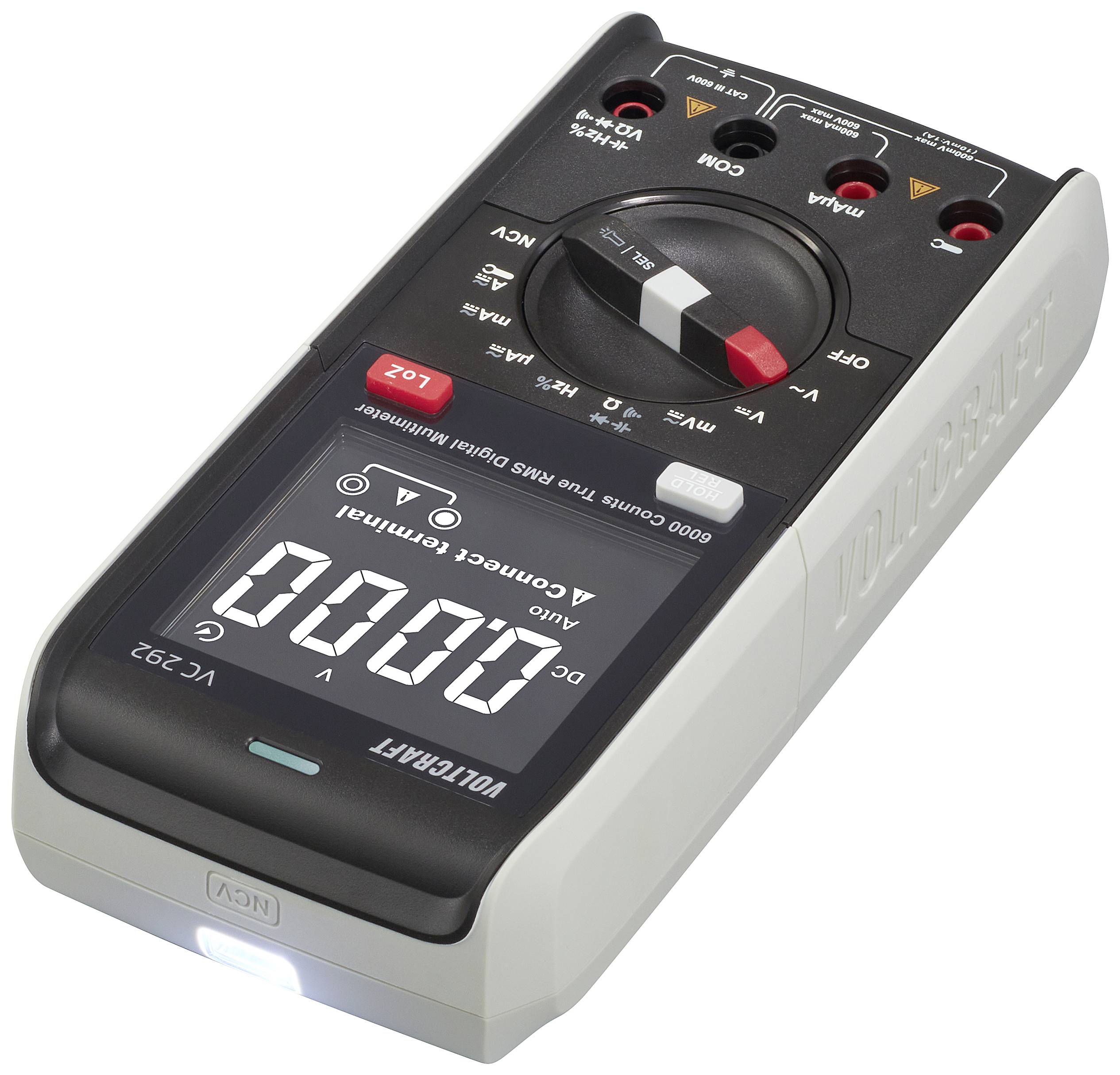 Digitalt multimeter med stort display, flere måleprogrammer, drejeskifter på jævnspænding, røde og sorte målebøsninger øverst.