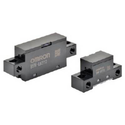 To elektroniske komponenter i sort farve, hvorpå der står 'OMRON B5W-LB2112'. De har rektangulær form og monteringshuller i siderne.