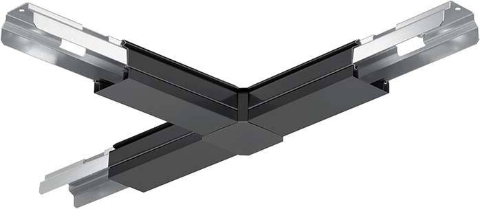 Metaldel med sort finish i hjørneform, sandsynligvis en del af et møbel eller en strukturel komponent.