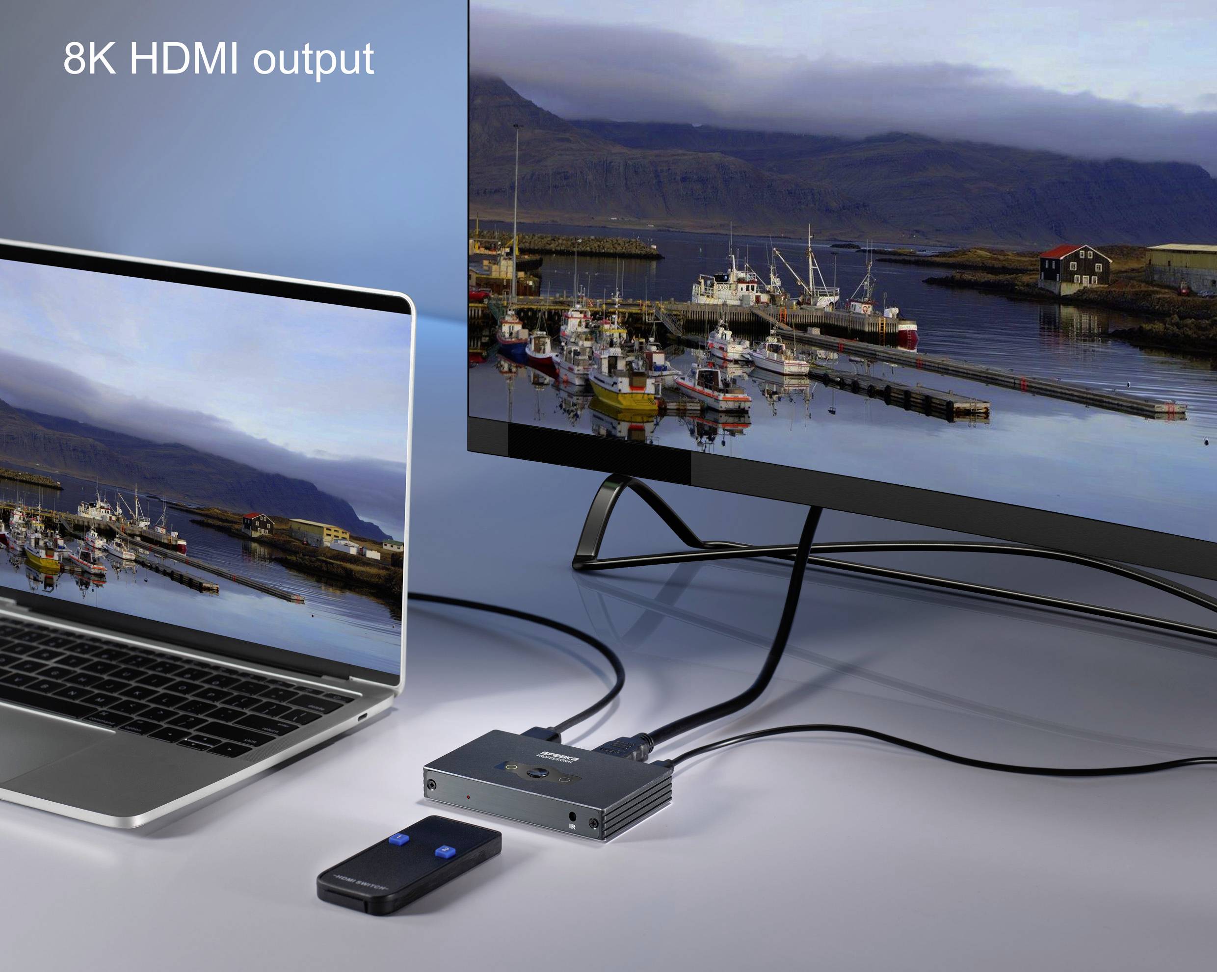 '8K HDMI-udgang' vises med en tilsluttet bærbar computer og TV. Havnen på begge skærme symboliserer forbundne multimedie-visninger.