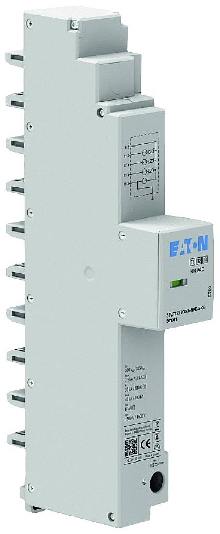 En elektrisk effektafbryder fra Eaton til beskyttelse af elektriske kredsløb, monteret lodret, hvidt hus med mærkning.