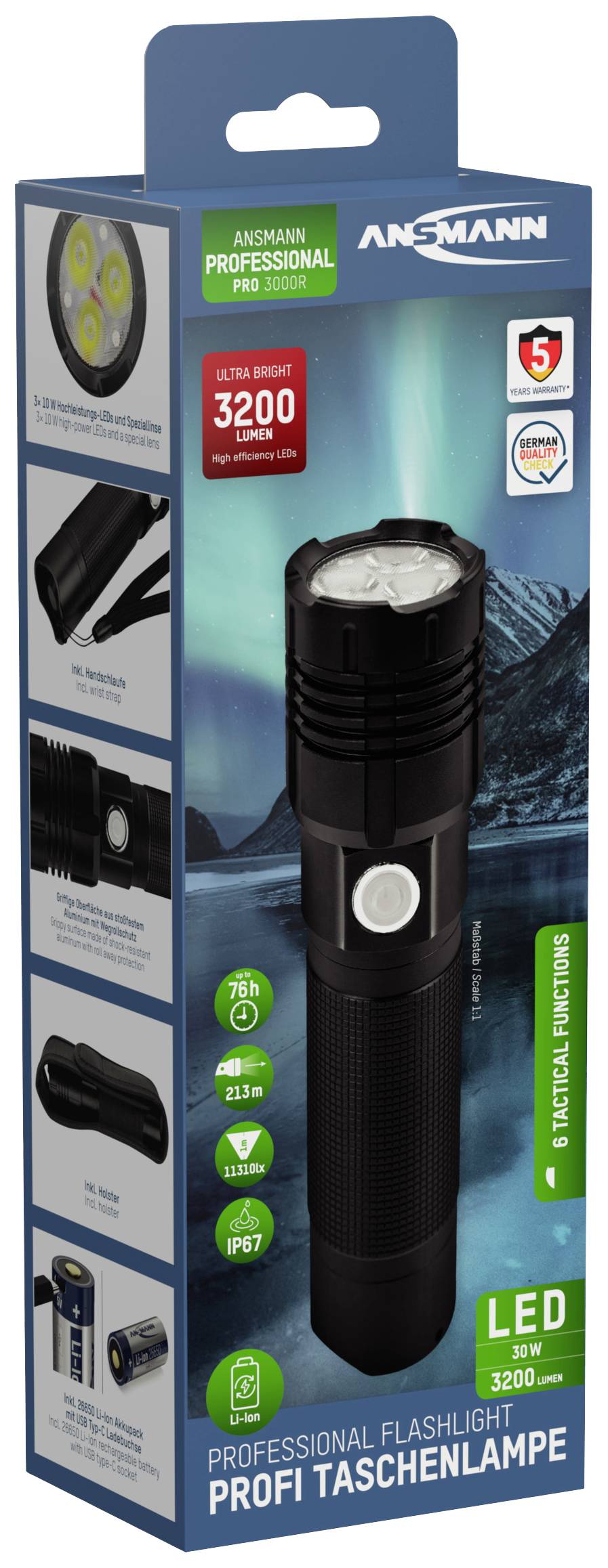 'Ansmann Professional LED-lommelygte, ultralys 3200 lumen, IP67, 30 watt, fem års garanti. Vist med nordlys-baggrund.'