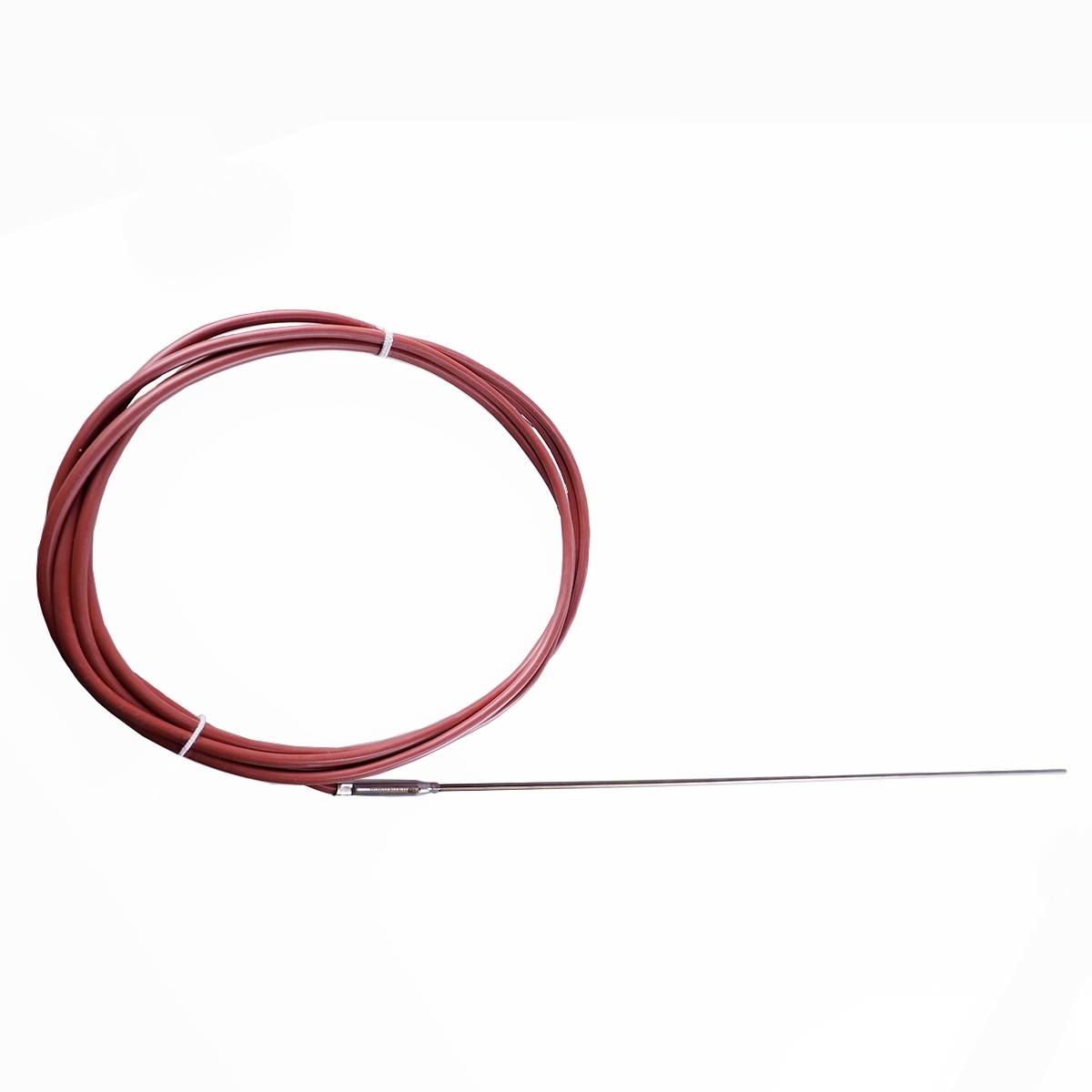 En temperatursensor med langt kabel til måling i svært tilgængelige områder. Ideel til industrielle anvendelser.