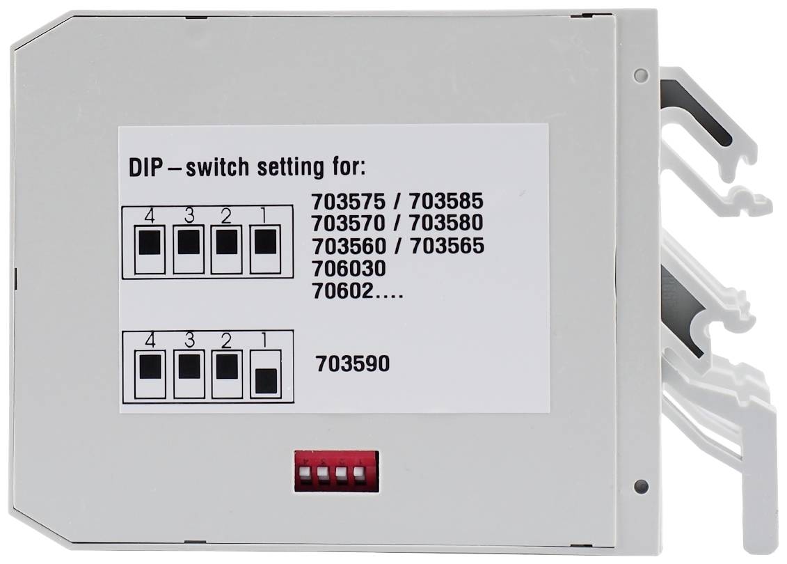 'Kabinet med DIP-switche, mærket med kompatible varenumre: 703575, 703585, 703570, 703580, 703560, 703565, 706030, 70602, 703590.'