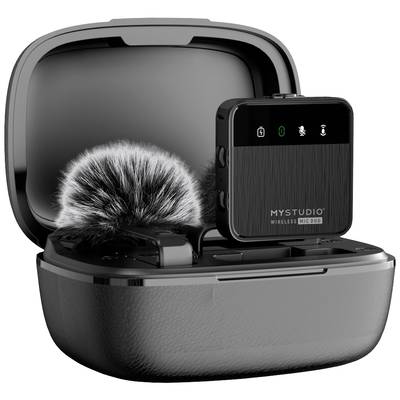 Sort trådløs mikrofon med lodden vindskærm og ladestander. Tekst på mikrofon: 'MYSTUDIO WIRELESS MIC DUO'.