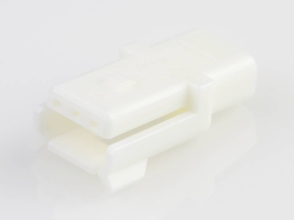 En hvid, rektangulær plastikstik på hvid baggrund, egnet til elektriske tilslutninger.