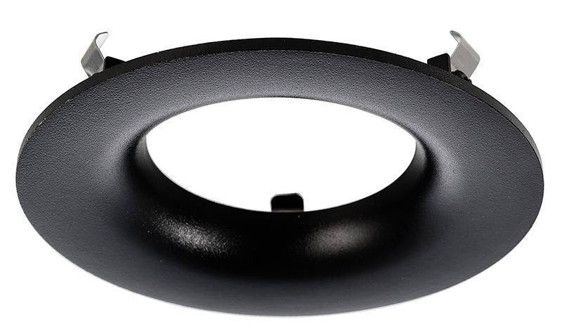 Sort, rund indbygningsramme til loftslamper med to metalbeslag til fastgørelse.