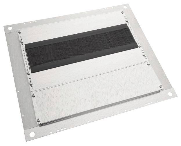 Metallisk ventilationsklap med sort filterindsats i midten, beregnet til montering i et ventilationsanlæg eller klimaanlæg.