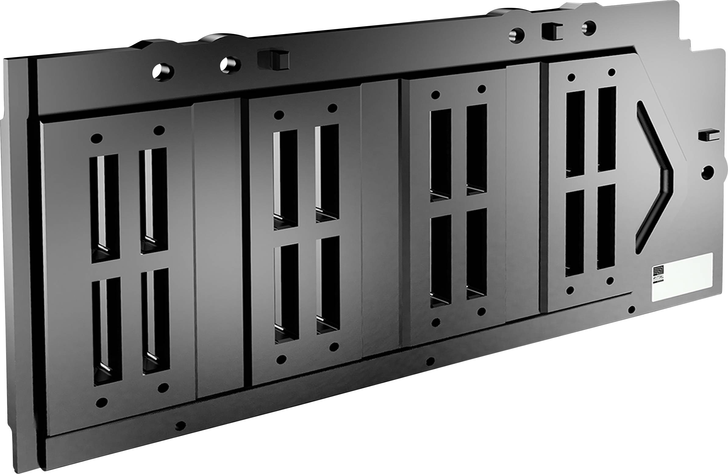 En sort, rektangulær metalplade med flere lodrette åbninger, sandsynligvis en teknisk eller mekanisk komponent.