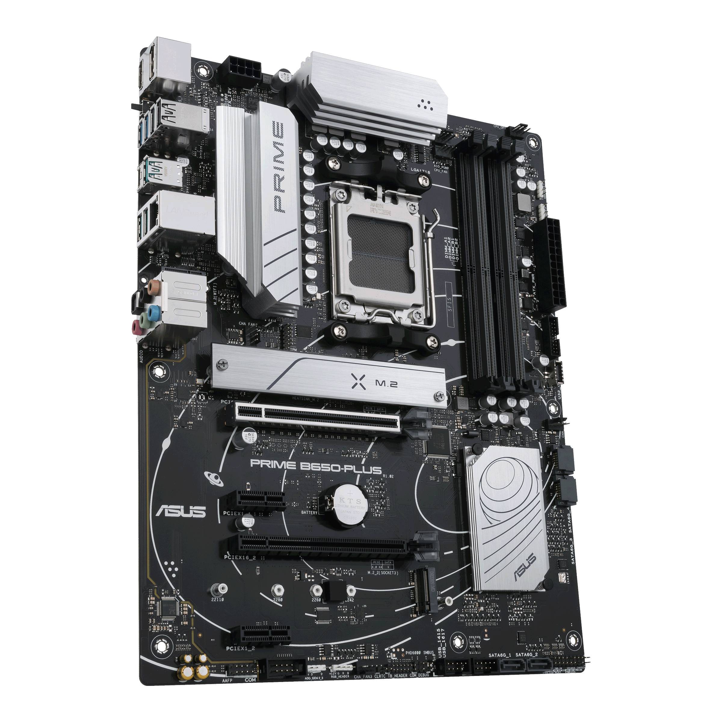 Bundkort til computer med 'ASUS Prime B550-PLUS' mærkning. PCIe-slots, RAM-slots og diverse tilslutninger synlige.